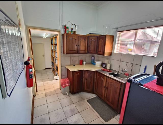 325M² OFFICE FOR SALE IN BO-DORP